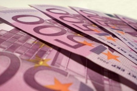 Moneda naţională scade în raport cu moneda europeană. Vezi cursul BNR