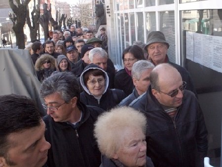 Bulgarii atraşi cu broşuri, pentru a se declara români