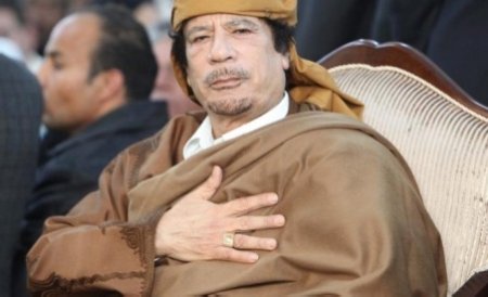 Gaddafi: Poporul mă iubeşte, oamenii din stradă sunt drogaţi