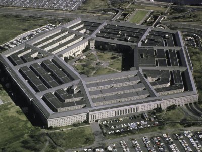 Pentagonul poziţionează trupe americane în jurul Libiei