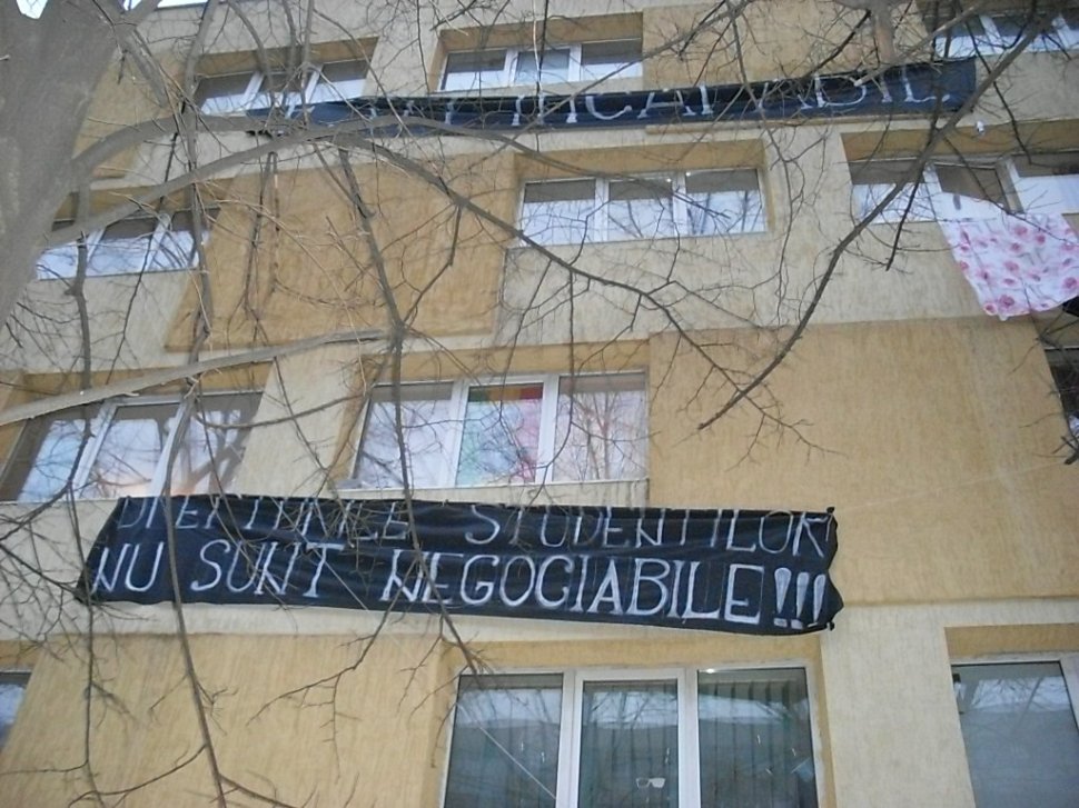 Imagini inedite de la protestele studenţilor români