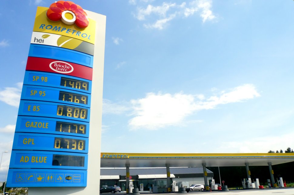 Carburanţi mai scumpi la staţiile Rompetrol şi Lukoil 