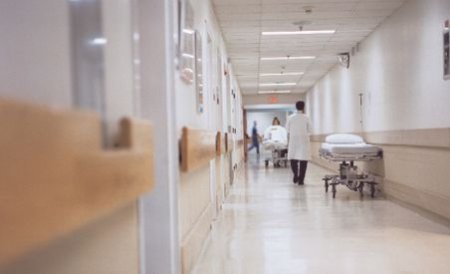 Guvernul aprobă construirea a şase spitale de urgenţă private