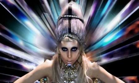  Lady Gaga, manechin pentru colecţia lui Thierry Mugler