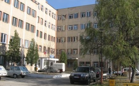 Trei tineri din Rovinari s-au luat la bătaie în spital