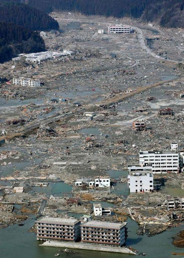 Pagubele cutremurului din Japonia se pot ridica la sume de 35 miliarde de dolari 90344