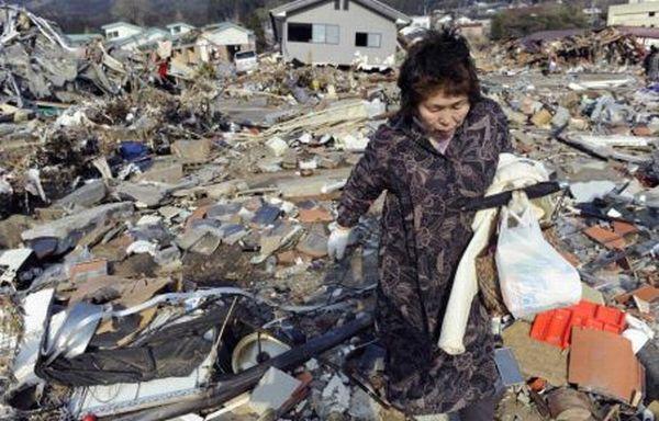 Pagubele cutremurului din Japonia se pot ridica la sume de 35 miliarde de dolari 90345