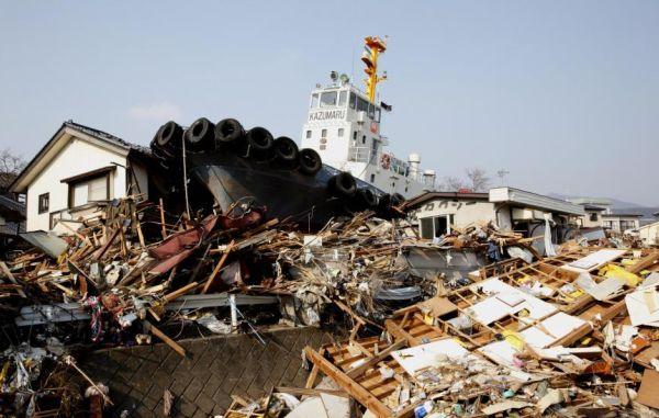 Pagubele cutremurului din Japonia se pot ridica la sume de 35 miliarde de dolari 90347