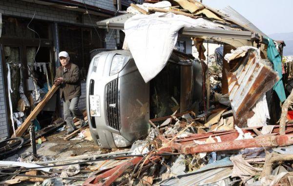 Pagubele cutremurului din Japonia se pot ridica la sume de 35 miliarde de dolari 90349