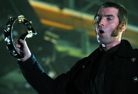 Liam Gallagher, fost component Oasis, dedică piesa “Kill For a Dream” victimelor din Japonia