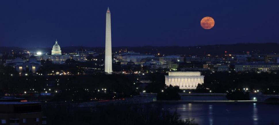 Super Luna în imagini: Cum s-a văzut ineditul fenomen astronomic 90922
