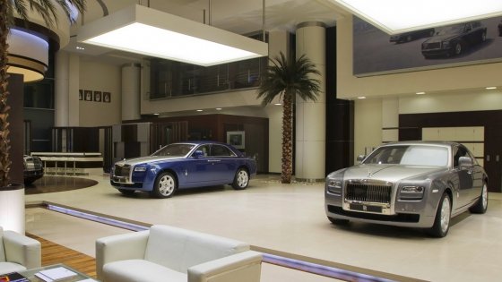 Rolls-Royce deschide cel mai mare showroom în Abu Dhabi