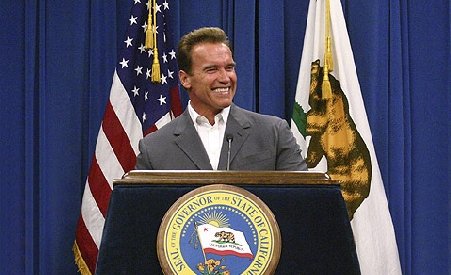 Arnold Schwarzenegger revine pe ecrane cu animaţia &quot;The Governator&quot;