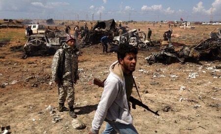 Nouă rebeli şi patru civili libieni, omorâţi accidental într-un raid aerian al coaliţiei