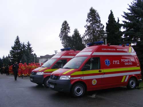 Conducerea SMURD din Maramureş a ajuns să cerşească bani de benzină pentru ambulanţe