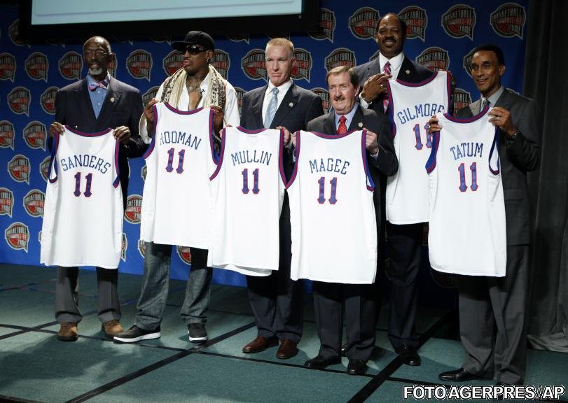 Dennis Rodman, Chris Mullin şi Arvydas Sabonis, în Basketball Hall of Fame