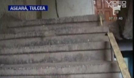 Un copil a căzut de la etaj, după ce locatarii au vândut balustrada la fier vechi
