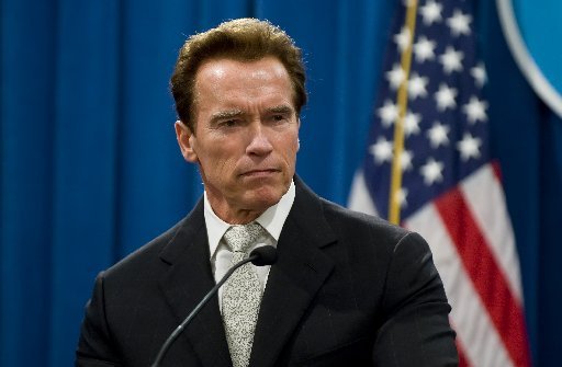 Arnold Schwarzenegger ar putea juca rolul unui şerif într-un thriller