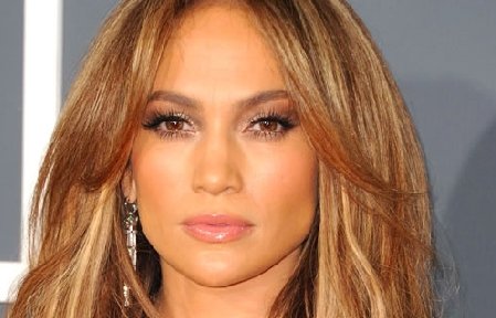 J-Lo, declarată &quot;cea mai frumoasă femeie din lume&quot; de către revista People