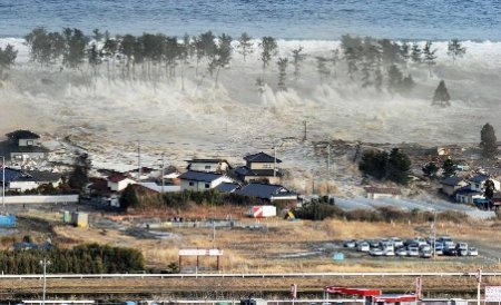 Noi imagini cu tsunami-ul din Japonia, pe internet