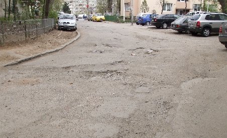 Strada Garoafei din Bucureşti, drum de ţară în capitală europeană