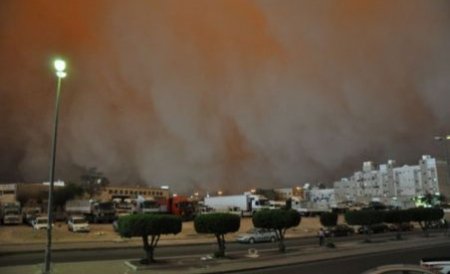 Iranul, lovit de o furtună puternică de nisip