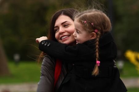 Monica Columbeanu şi-a petrecut prima noapte cu fiica ei după două luni de despărţire forţată