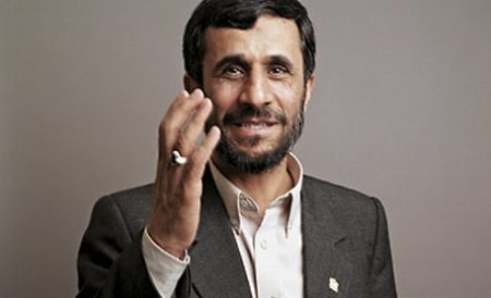 Ahmadinejad: Americanii vor sã creeze tensiuni între Iran şi arabi, dar vor eşua