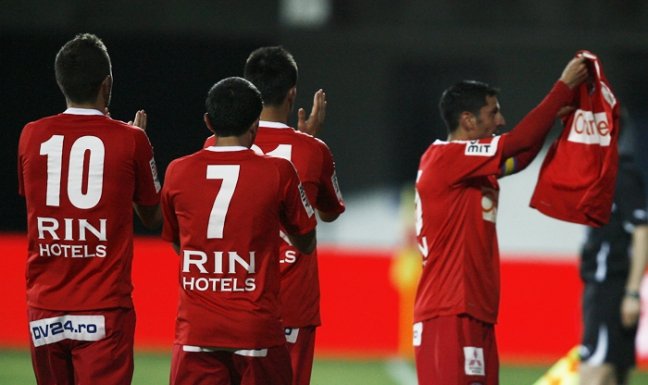 Dinamo este cu un pas în finala Cupei României, după ce a câştigat cu 2-0 la Bistriţa