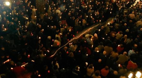 Lumina Sfântă de la Ierusalim va fi adusă sâmbătă în Bucureşti