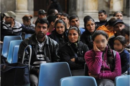 Peste 100 de romi de origine română au ocupat Bazilica San Paolo din Roma