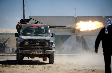 Libia. Cel puţin zece oameni au murit şi 50 au fost răniţi în urma confruntărilor de vineri
