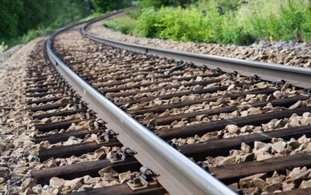 Infrastructura CFR, la pământ: Peste 40% din linia de cale ferată trebuie reparată