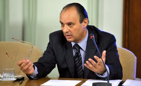 Fostul ministru al Agriculturii, Ioan Avram Mureşan, condamnat la 7 ani de închisoare