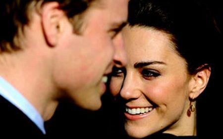 Prinţul William şi Kate Middleton, soţ şi soţie: S-au sărutat in balconul Palatului Buckingham 94067
