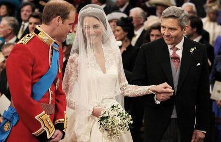 Prinţul William şi Kate Middleton, soţ şi soţie: S-au sărutat in balconul Palatului Buckingham 94099