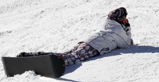 La munte, turiştii au schiat de 1 mai şi s-au bătut cu bulgări