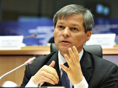 Dacian Cioloş critică Guvernul pentru că este incapabil să obţină fonduri europene