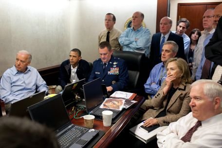 Barack Obama a urmărit operaţiunea de eliminare a lui bin Laden cu chipsuri şi suc 