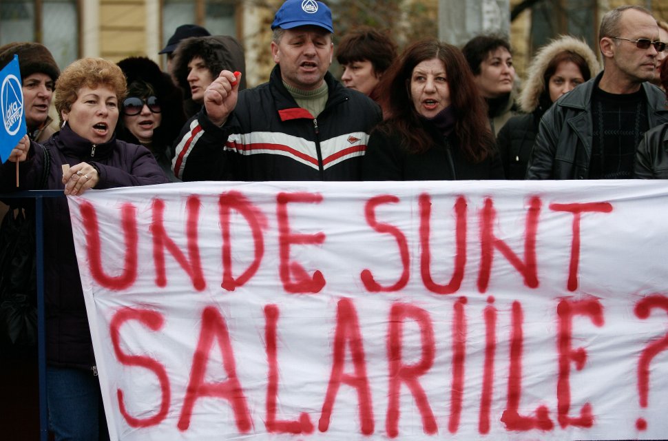 Un an de austeritate: România, penultima în UE la salarii şi pensii