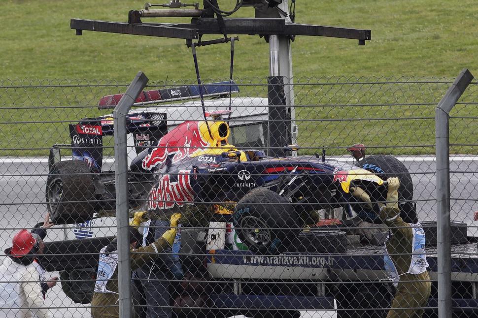 Alonso şi Button, câştigătorii primelor antrenamente pentru MP al Turciei. Vettel a ieşit în decor 94734