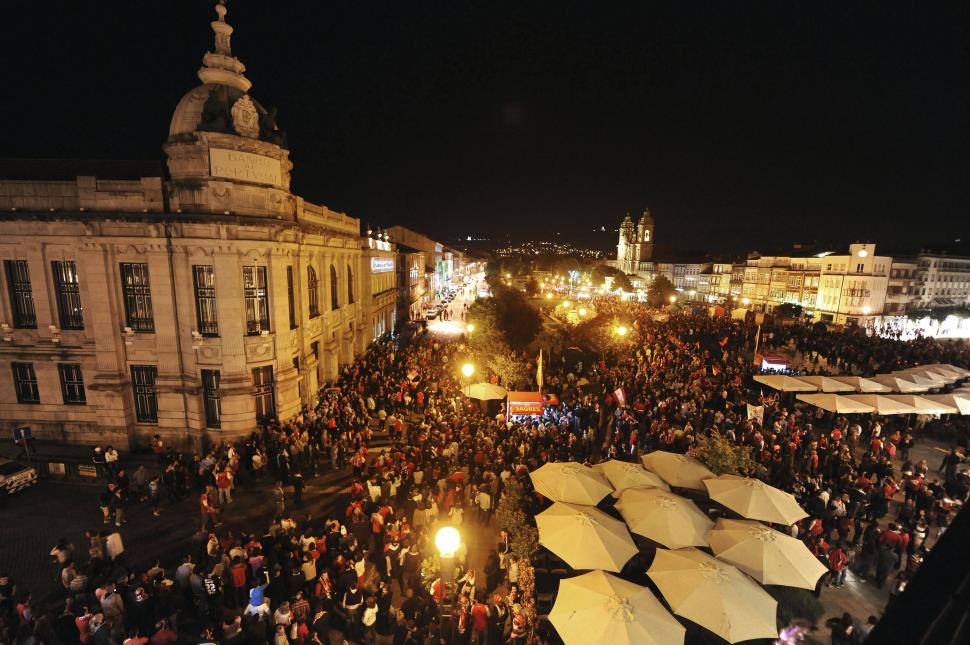 Fanii lui Sporting Braga au sărbătorit în stradă calificarea în finala Europa League 94694