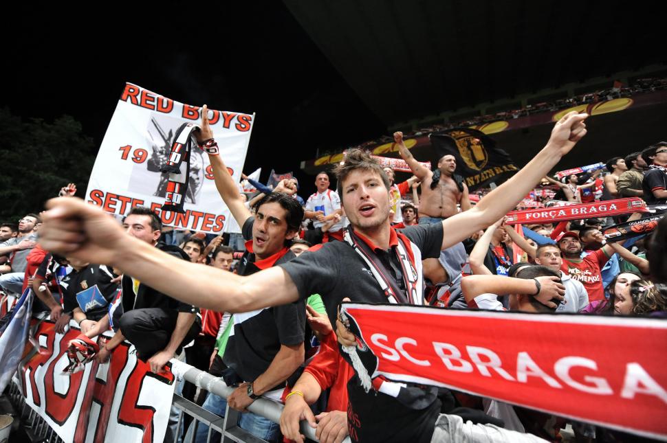 Fanii lui Sporting Braga au sărbătorit în stradă calificarea în finala Europa League 94698