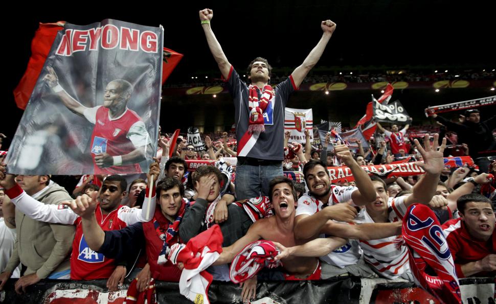 Fanii lui Sporting Braga au sărbătorit în stradă calificarea în finala Europa League 94700