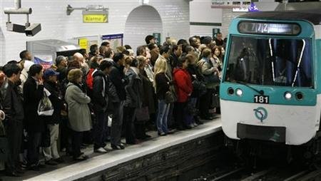 Franţa este ţinta numărul 2 a al-Qaida: Un posibil atentat la metroul din Paris alertează poliţia