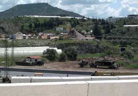 Armata siriană a intrat cu tancurile în oraşul Banias. Locuitorii formează scuturi umane