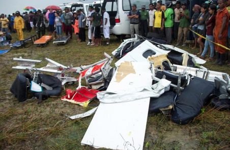 Indonezia. 25 de oameni au murit după prăbuşirea unui avion 