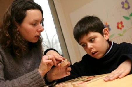 Studiu: Copiii concepuţi iarna prezintă riscuri mai mari de a suferi de autism