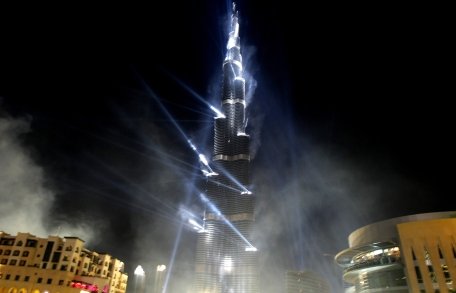 Un bărbat s-a aruncat de la etajul 147 al celei mai înalte clădiri din lume