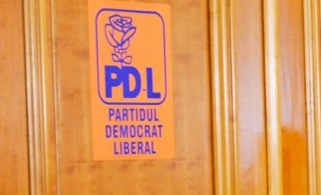 Înscrierea candidaţilor pentru noua conducere a PDL s-a încheiat. Vezi aici lista oficială